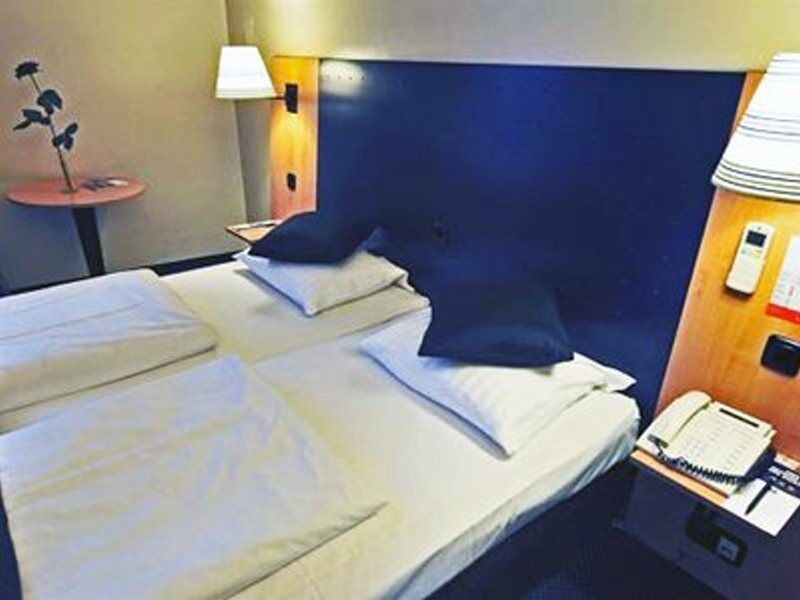 Comfort Hotel Frankfurt Central Station Франкфурт-на-Майне Экстерьер фото